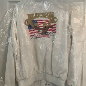 This is a really cool light weight, large (42-44) white jacket in great shape.